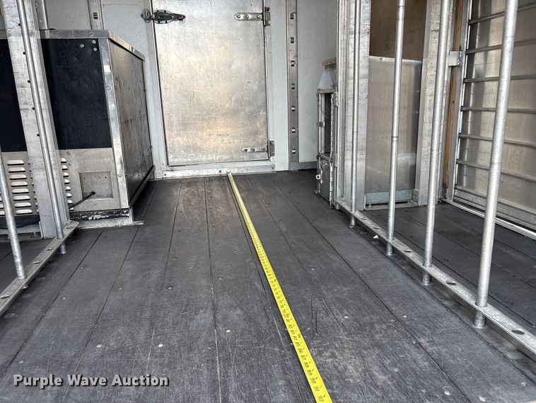 image for item EG9145 2016 Chevrolet Express 4500 box truck