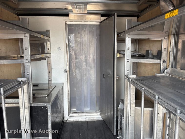 image for item EG9145 2016 Chevrolet Express 4500 box truck