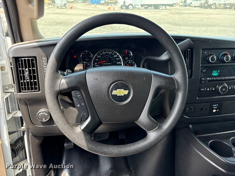 image for item EG9145 2016 Chevrolet Express 4500 box truck