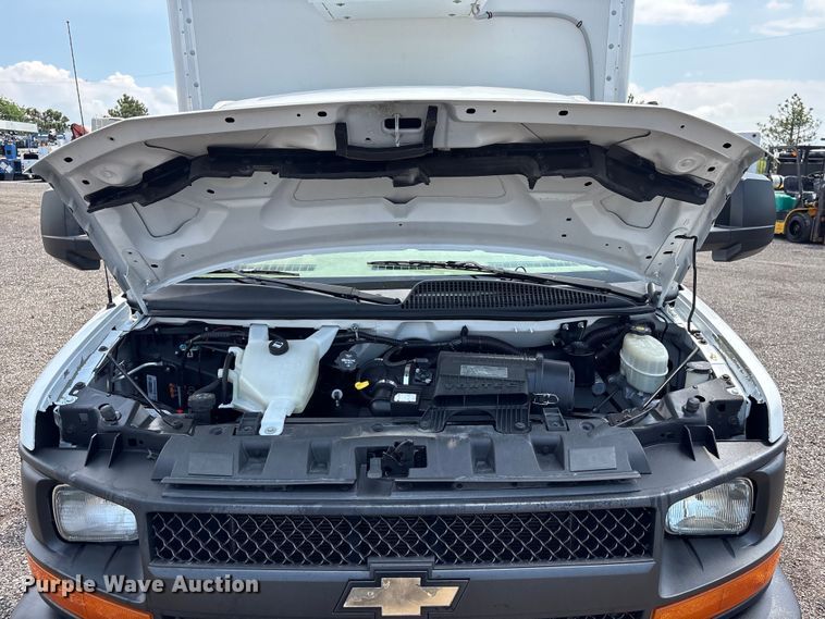 image for item EG9145 2016 Chevrolet Express 4500 box truck