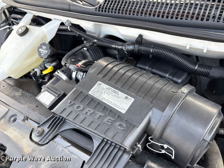 image for item EG9145 2016 Chevrolet Express 4500 box truck