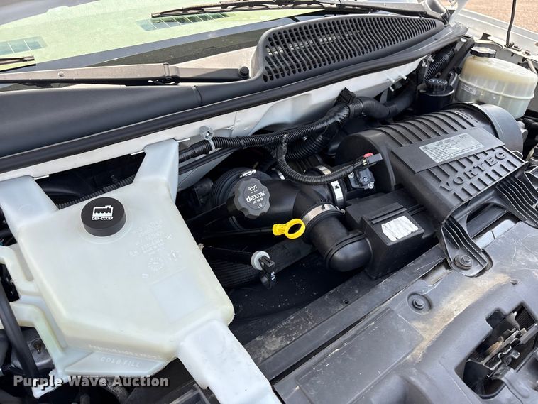image for item EG9145 2016 Chevrolet Express 4500 box truck