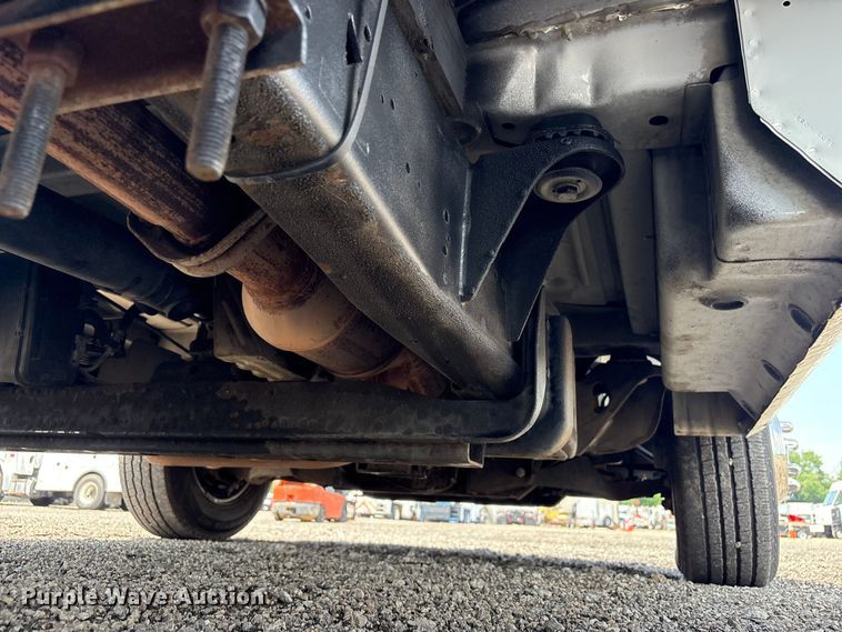 image for item EG9145 2016 Chevrolet Express 4500 box truck