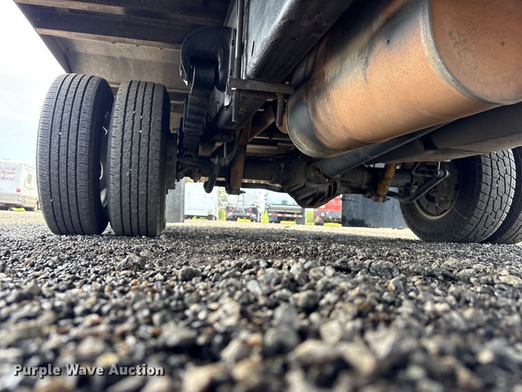 image for item EG9145 2016 Chevrolet Express 4500 box truck