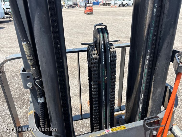 image for item EG9146 Komatsu FG30HT-14 forklift
