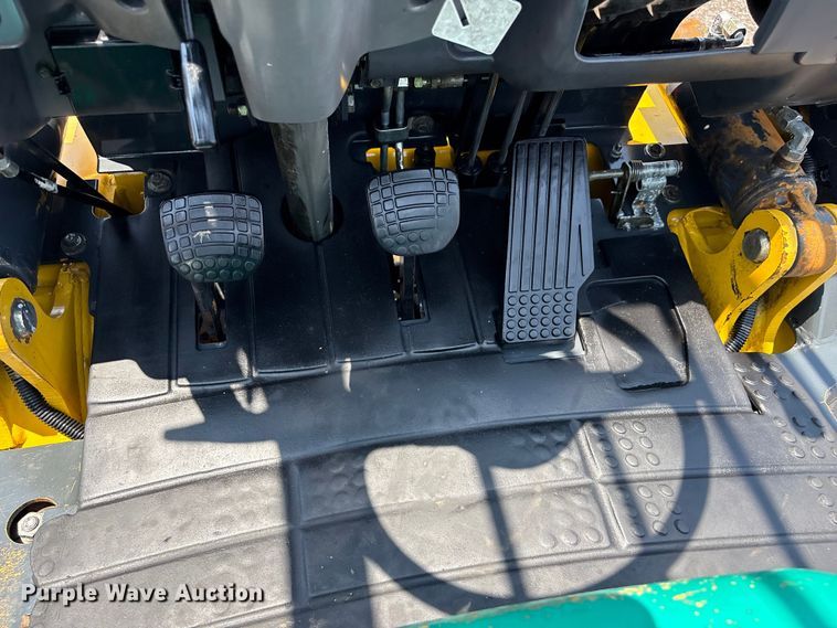 image for item EG9146 Komatsu FG30HT-14 forklift