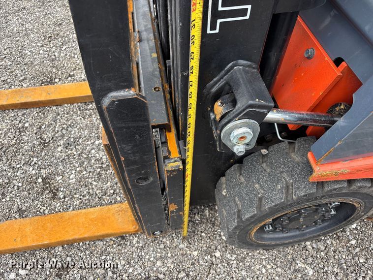 image for item EG9148 2002 Toyota 7FGCU18 forklift