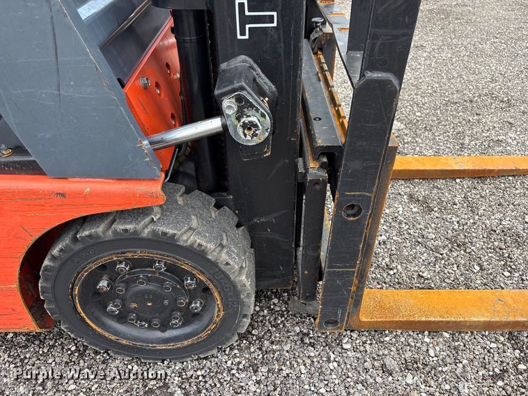image for item EG9148 2002 Toyota 7FGCU18 forklift