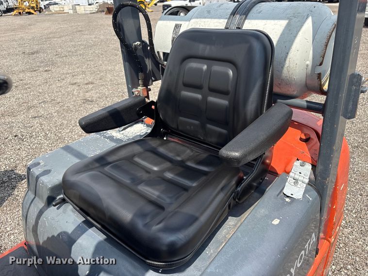 image for item EG9148 2002 Toyota 7FGCU18 forklift