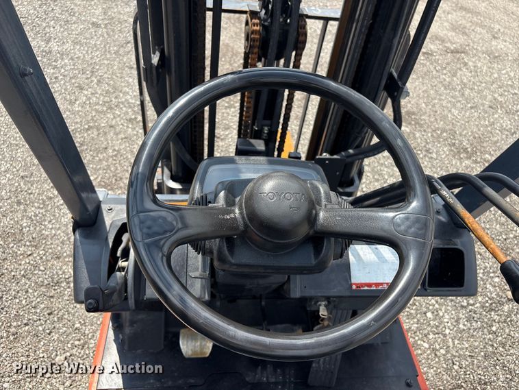 image for item EG9148 2002 Toyota 7FGCU18 forklift