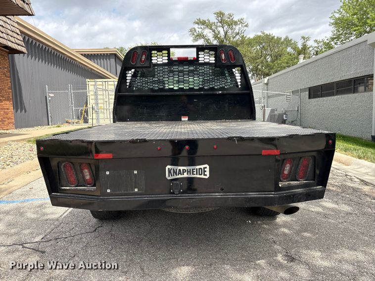 image for item EI5816 2007 Chevrolet Silverado 2500HD Crew Cab flatbed pickup truck