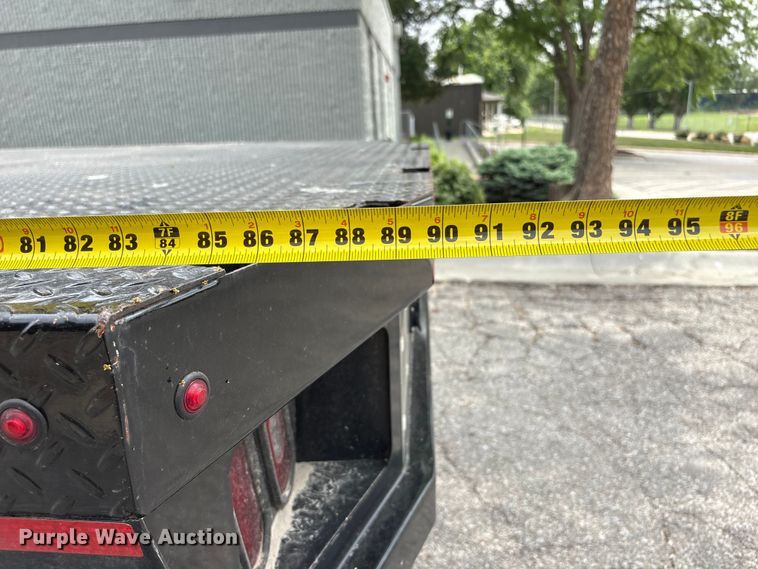 image for item EI5816 2007 Chevrolet Silverado 2500HD Crew Cab flatbed pickup truck