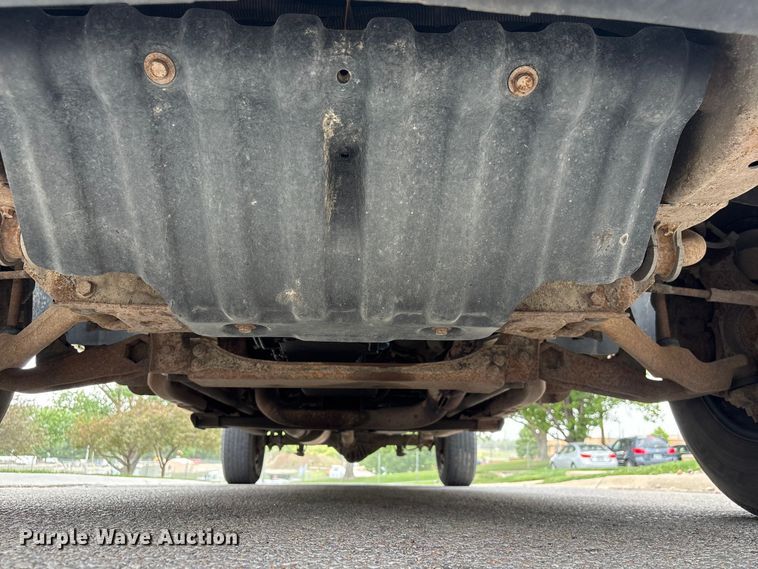 image for item EI5816 2007 Chevrolet Silverado 2500HD Crew Cab flatbed pickup truck