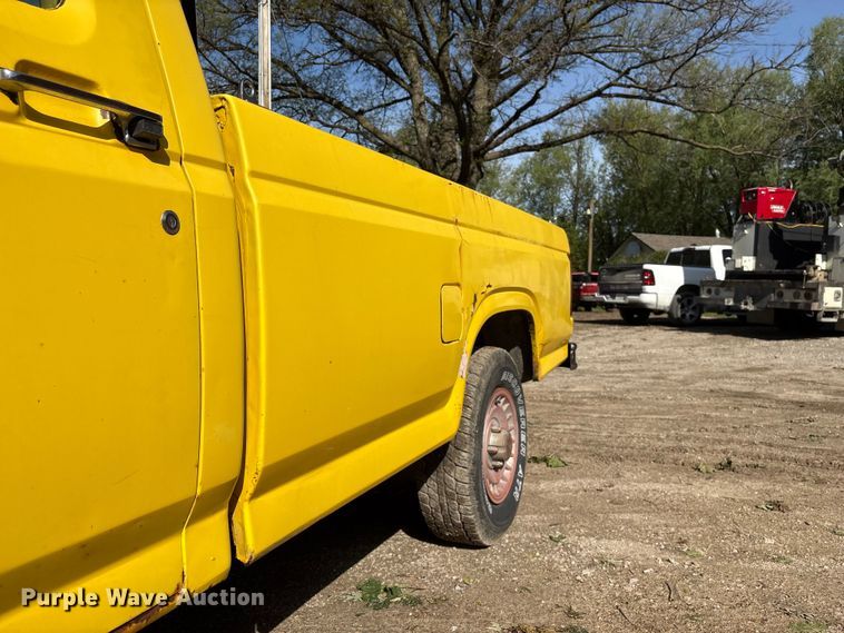 image for item EI5839 1984 Ford F-150 Pickup