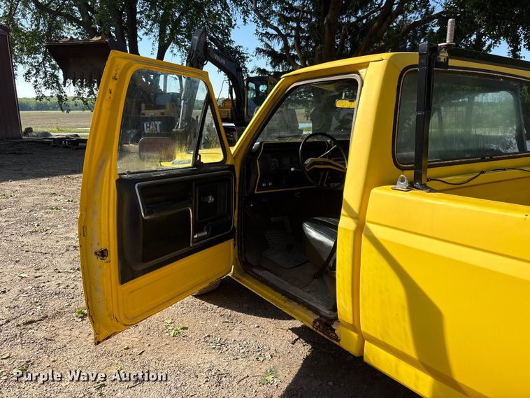 image for item EI5839 1984 Ford F-150 Pickup