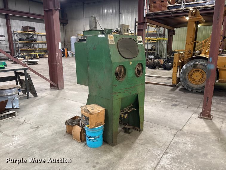 image for item EI5848 Cyclo-Blast Dry Honer Co. 3224-F sand blasting cabinet