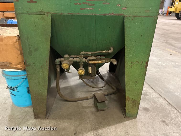 image for item EI5848 Cyclo-Blast Dry Honer Co. 3224-F sand blasting cabinet