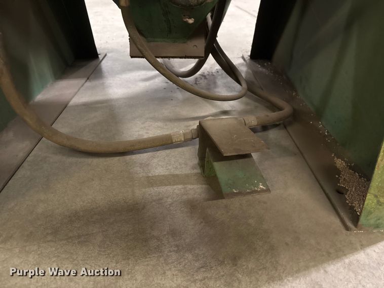 image for item EI5848 Cyclo-Blast Dry Honer Co. 3224-F sand blasting cabinet