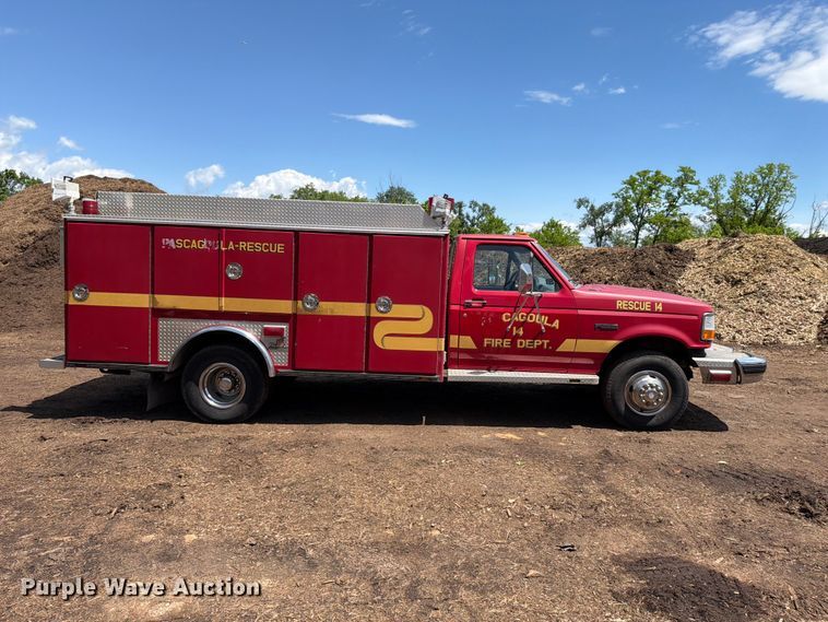 image for item EM0123 1997 Ford F450 Super Duty rescue vehicle