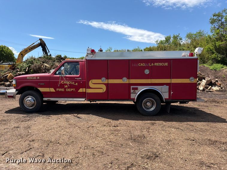 image for item EM0123 1997 Ford F450 Super Duty rescue vehicle