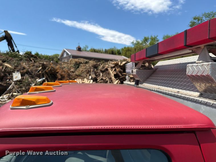 image for item EM0123 1997 Ford F450 Super Duty rescue vehicle