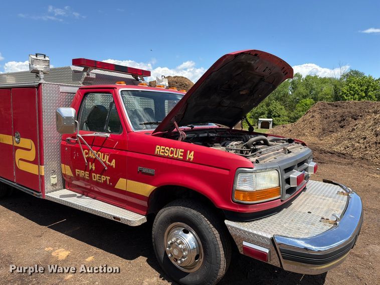 image for item EM0123 1997 Ford F450 Super Duty rescue vehicle