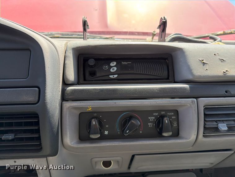 image for item EM0123 1997 Ford F450 Super Duty rescue vehicle