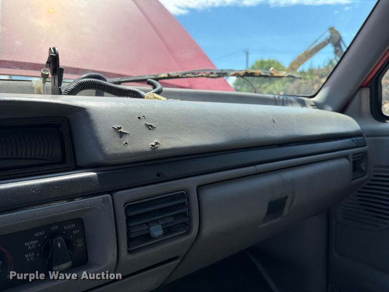 image for item EM0123 1997 Ford F450 Super Duty rescue vehicle
