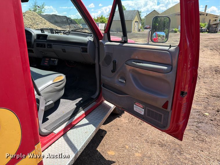image for item EM0123 1997 Ford F450 Super Duty rescue vehicle