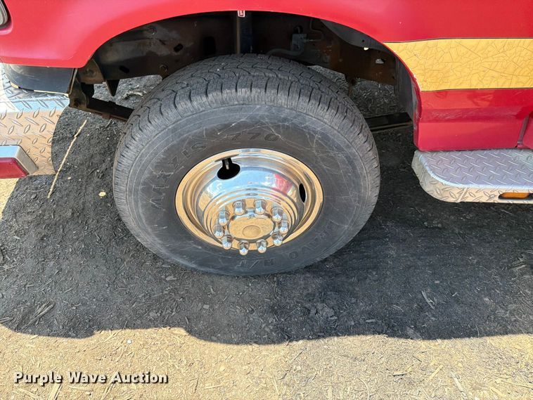 image for item EM0123 1997 Ford F450 Super Duty rescue vehicle
