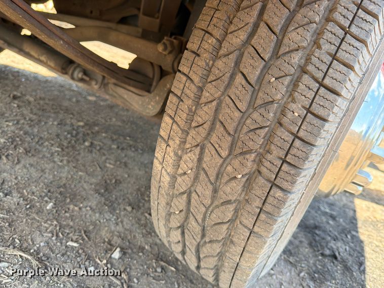 image for item EM0123 1997 Ford F450 Super Duty rescue vehicle