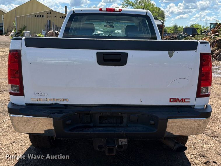 image for item EM0124 2011 GMC Sierra 3500HD Crew Cab pickup truck