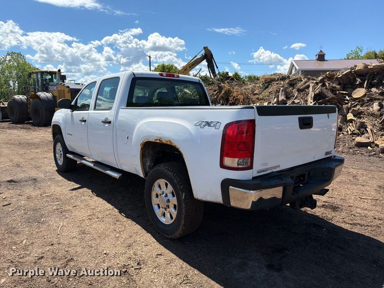 image for item EM0124 2011 GMC Sierra 3500HD Crew Cab pickup truck