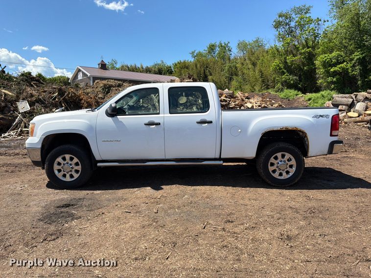 image for item EM0124 2011 GMC Sierra 3500HD Crew Cab pickup truck