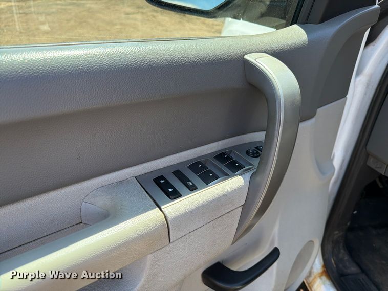 image for item EM0124 2011 GMC Sierra 3500HD Crew Cab pickup truck