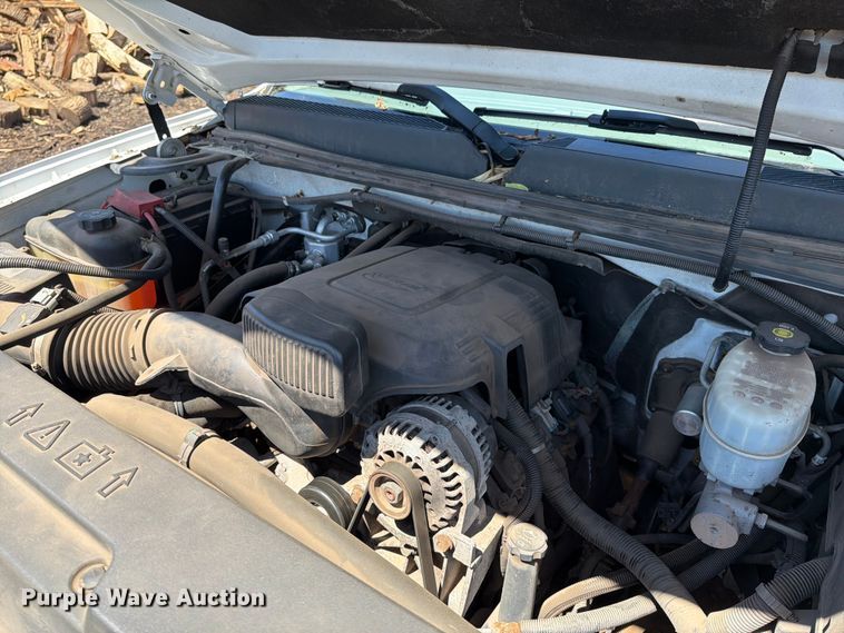 image for item EM0124 2011 GMC Sierra 3500HD Crew Cab pickup truck