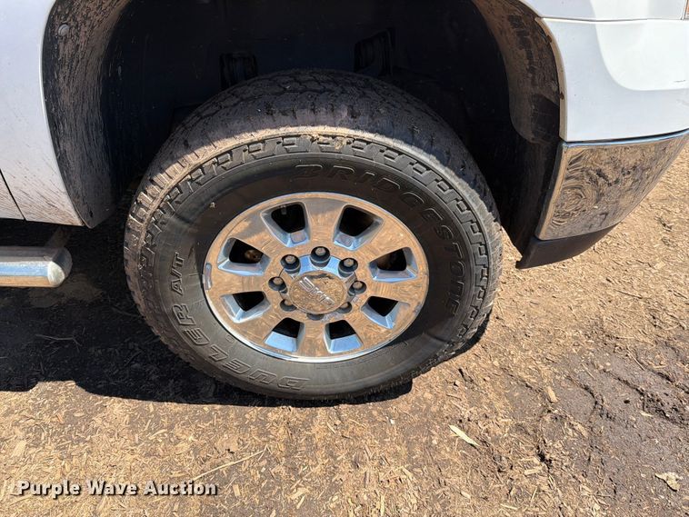 image for item EM0124 2011 GMC Sierra 3500HD Crew Cab pickup truck