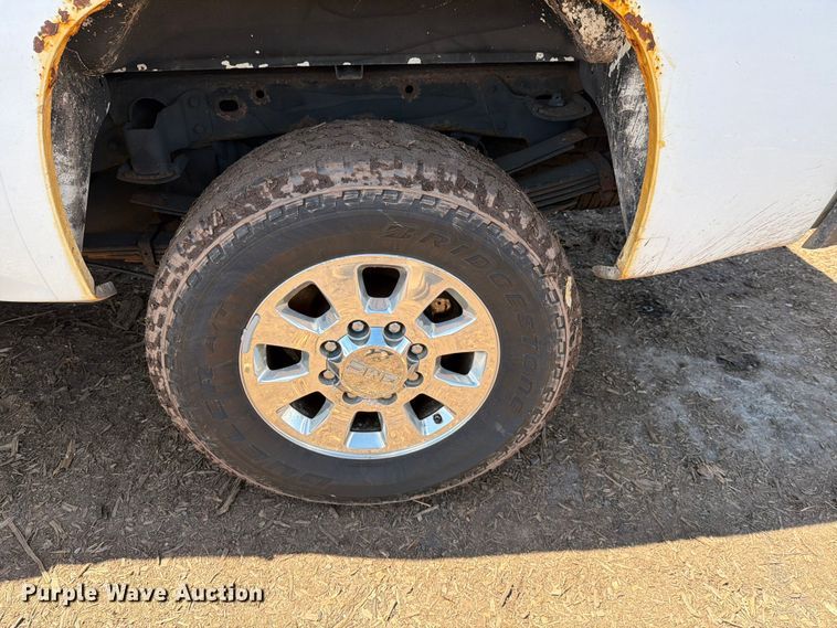 image for item EM0124 2011 GMC Sierra 3500HD Crew Cab pickup truck