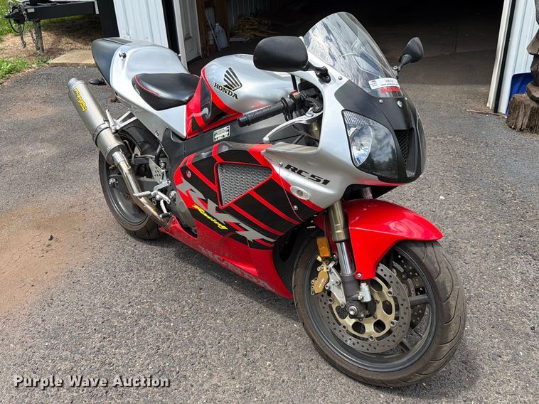image for item EM0125 2001 Honda RVT1000R RC51 motorcycle