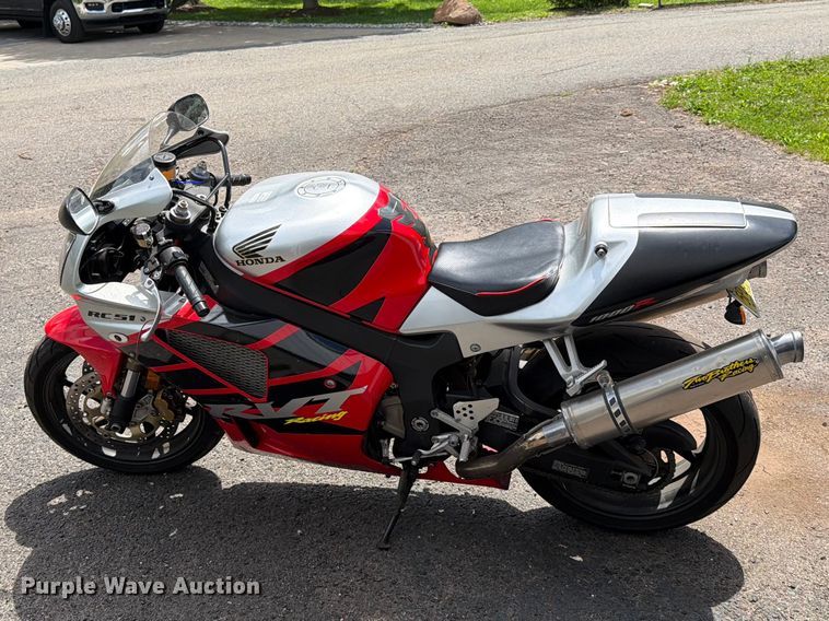 image for item EM0125 2001 Honda RVT1000R RC51 motorcycle