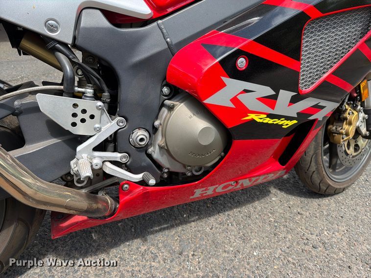 image for item EM0125 2001 Honda RVT1000R RC51 motorcycle