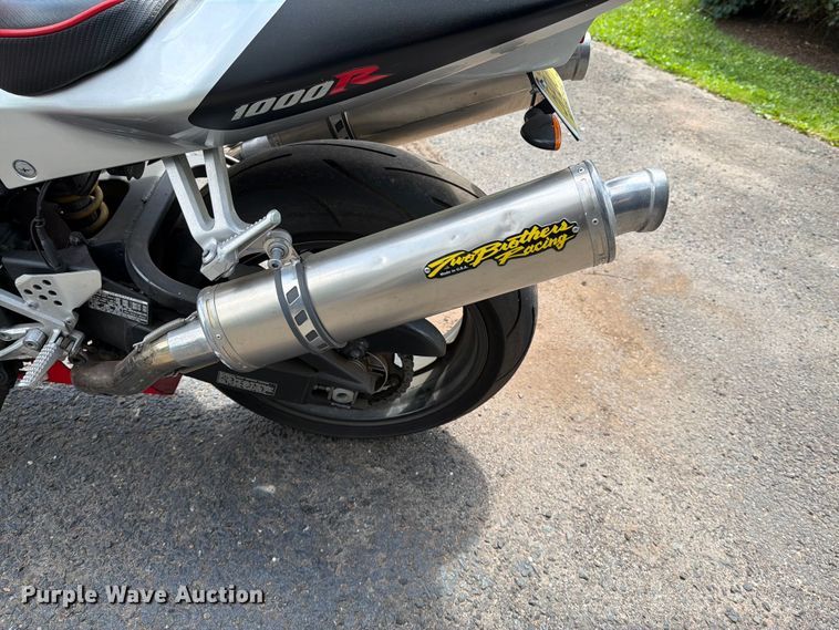 image for item EM0125 2001 Honda RVT1000R RC51 motorcycle