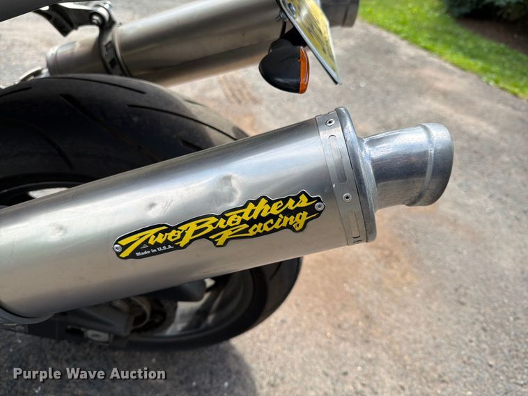 image for item EM0125 2001 Honda RVT1000R RC51 motorcycle