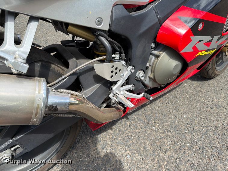 image for item EM0125 2001 Honda RVT1000R RC51 motorcycle