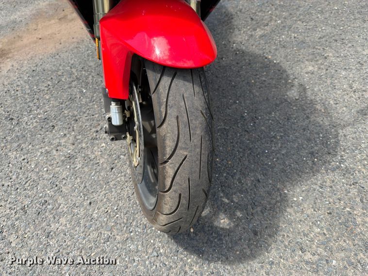 image for item EM0125 2001 Honda RVT1000R RC51 motorcycle