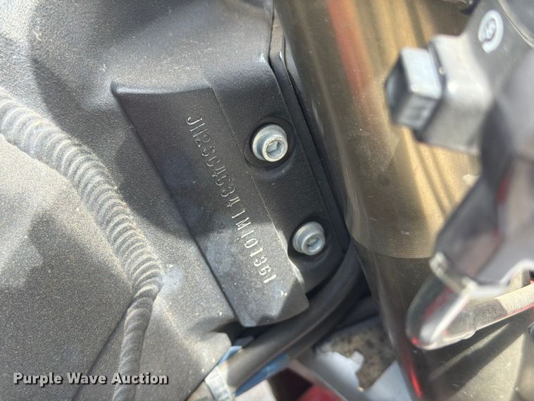 image for item EM0125 2001 Honda RVT1000R RC51 motorcycle