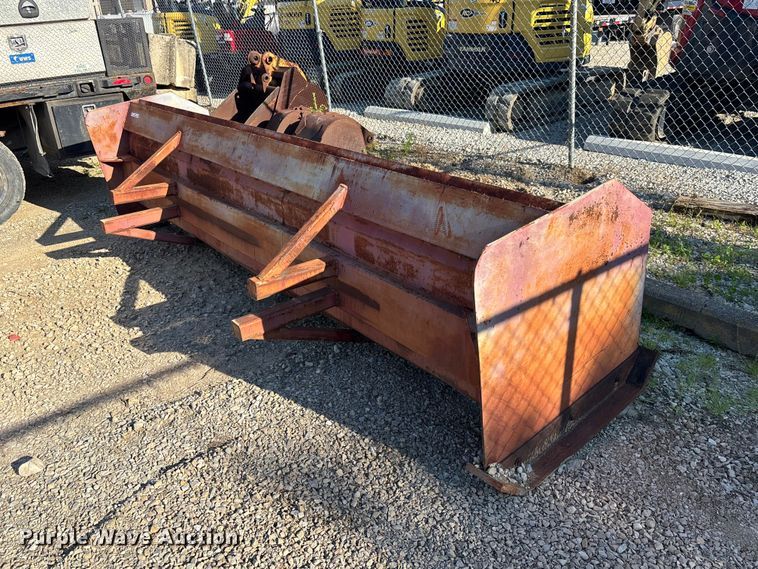 image for item EM5117 Wheel loader snow pusher