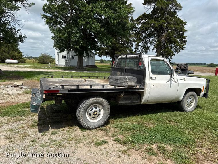 image for item EN0439 1979 Chevrolet C30 flatbed pickup truck