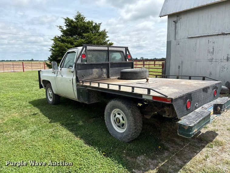 image for item EN0439 1979 Chevrolet C30 flatbed pickup truck