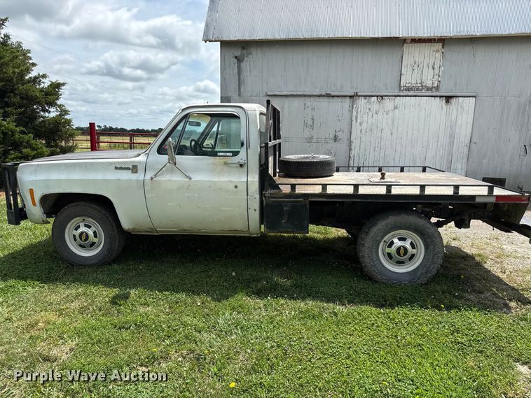 image for item EN0439 1979 Chevrolet C30 flatbed pickup truck